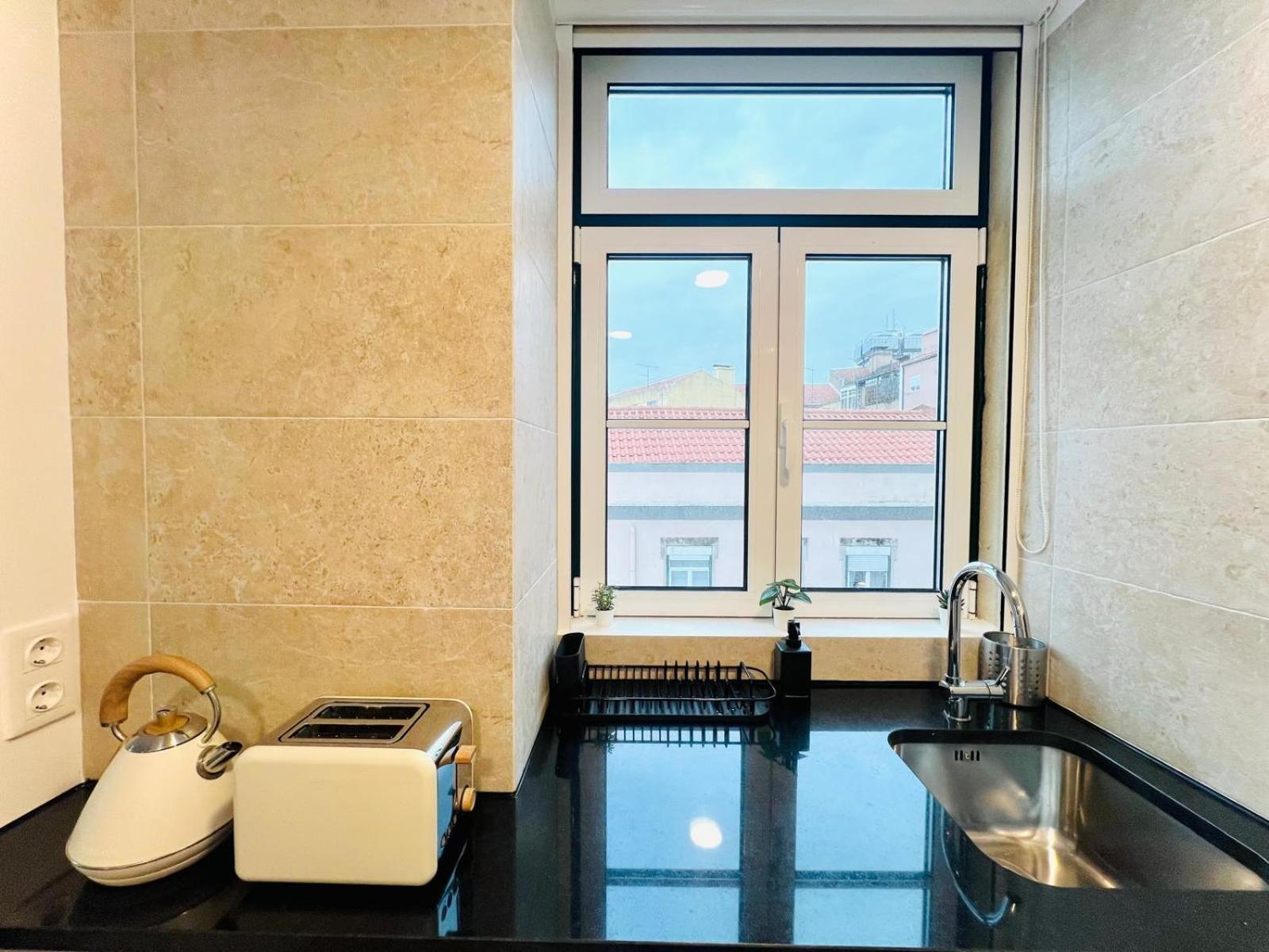 Lisbon Pink House II Beautiful 2 Bedroom Flat In City Center Exteriör bild