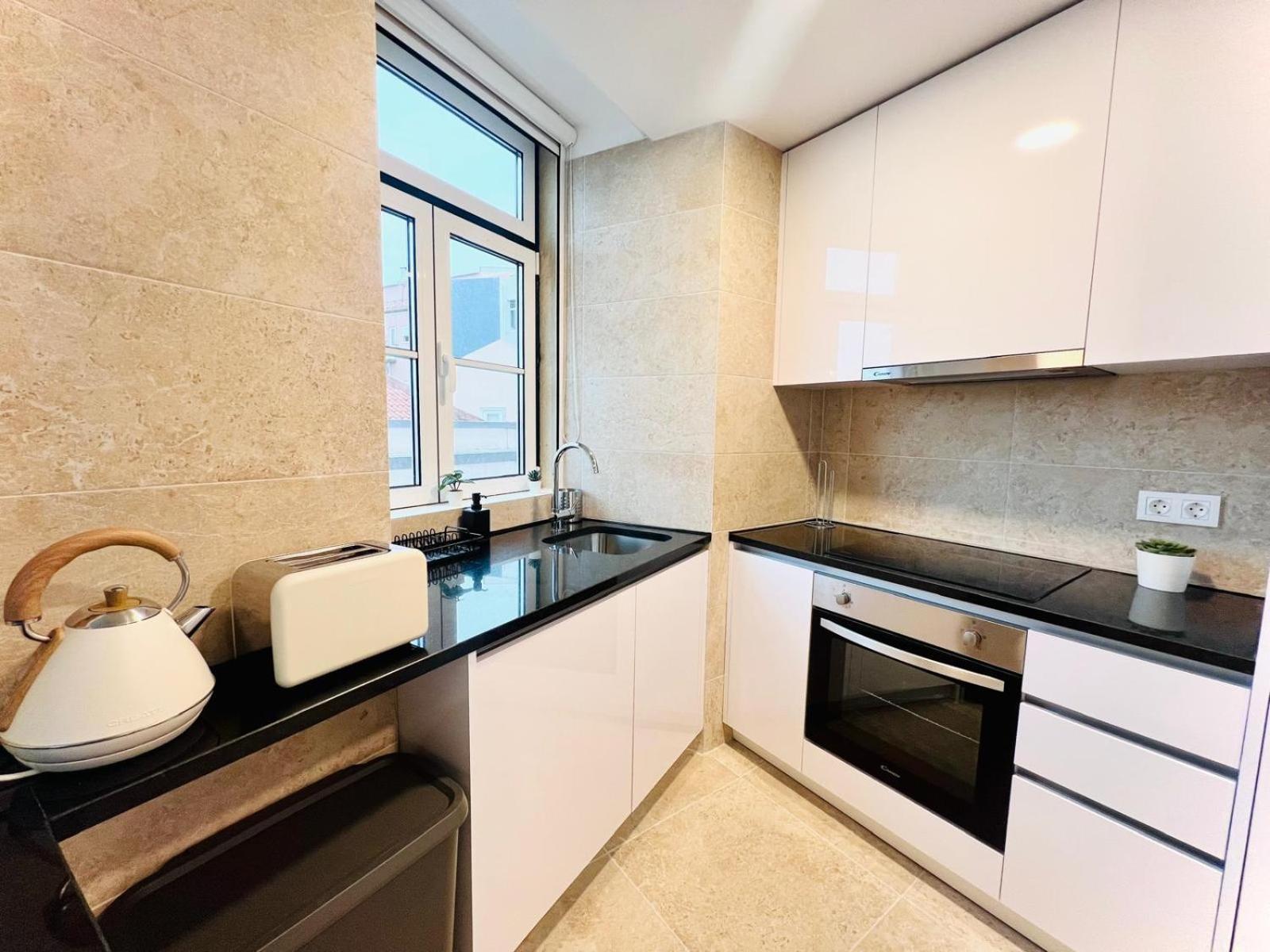 Lisbon Pink House II Beautiful 2 Bedroom Flat In City Center Exteriör bild