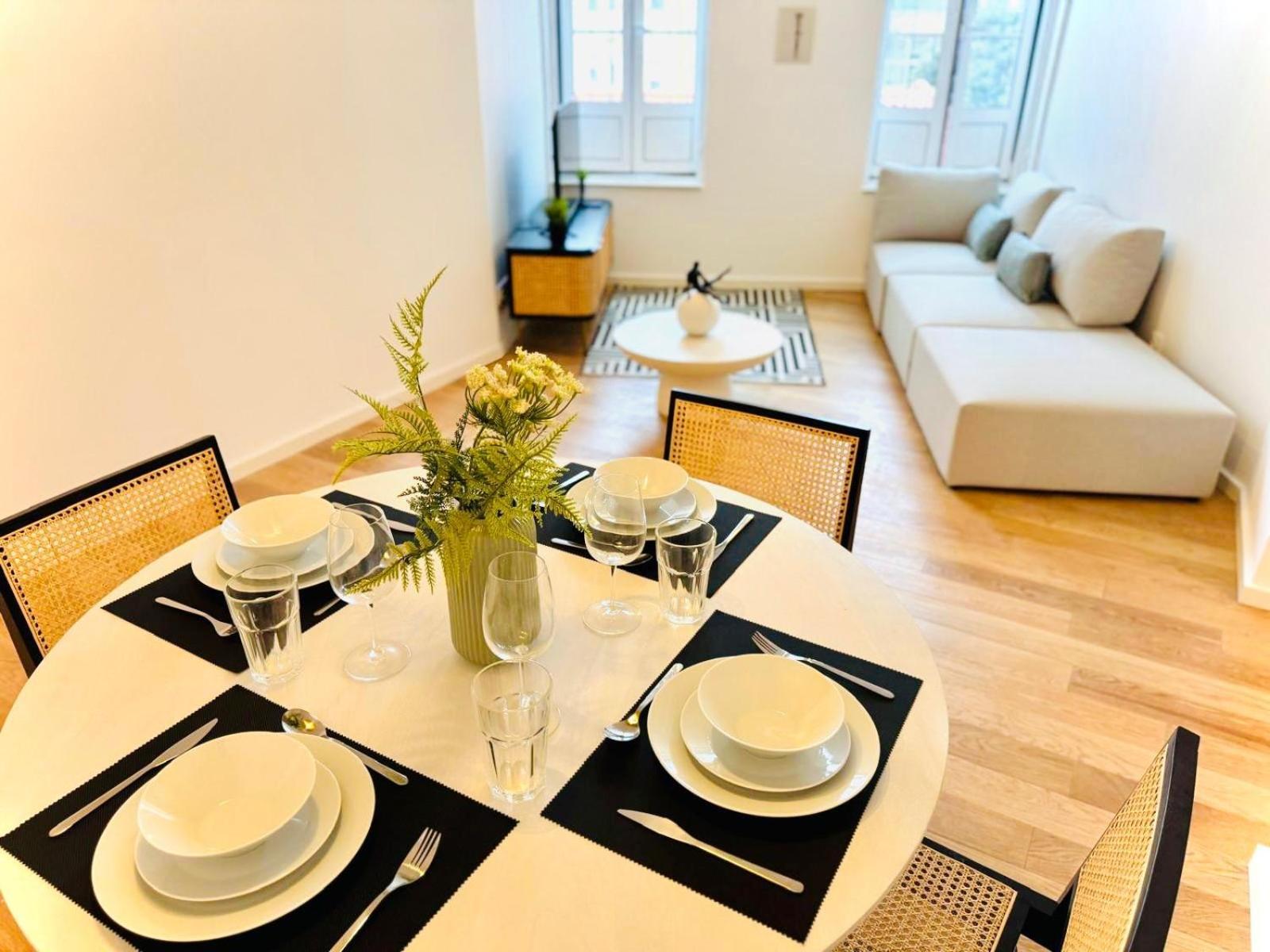 Lisbon Pink House II Beautiful 2 Bedroom Flat In City Center Exteriör bild