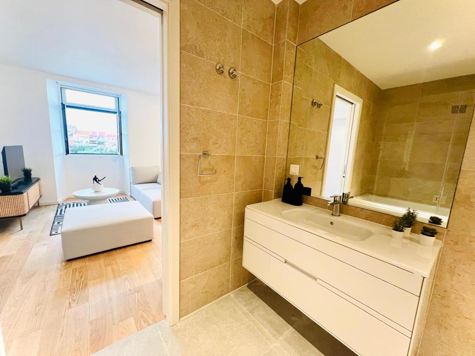 Lisbon Pink House II Beautiful 2 Bedroom Flat In City Center Exteriör bild