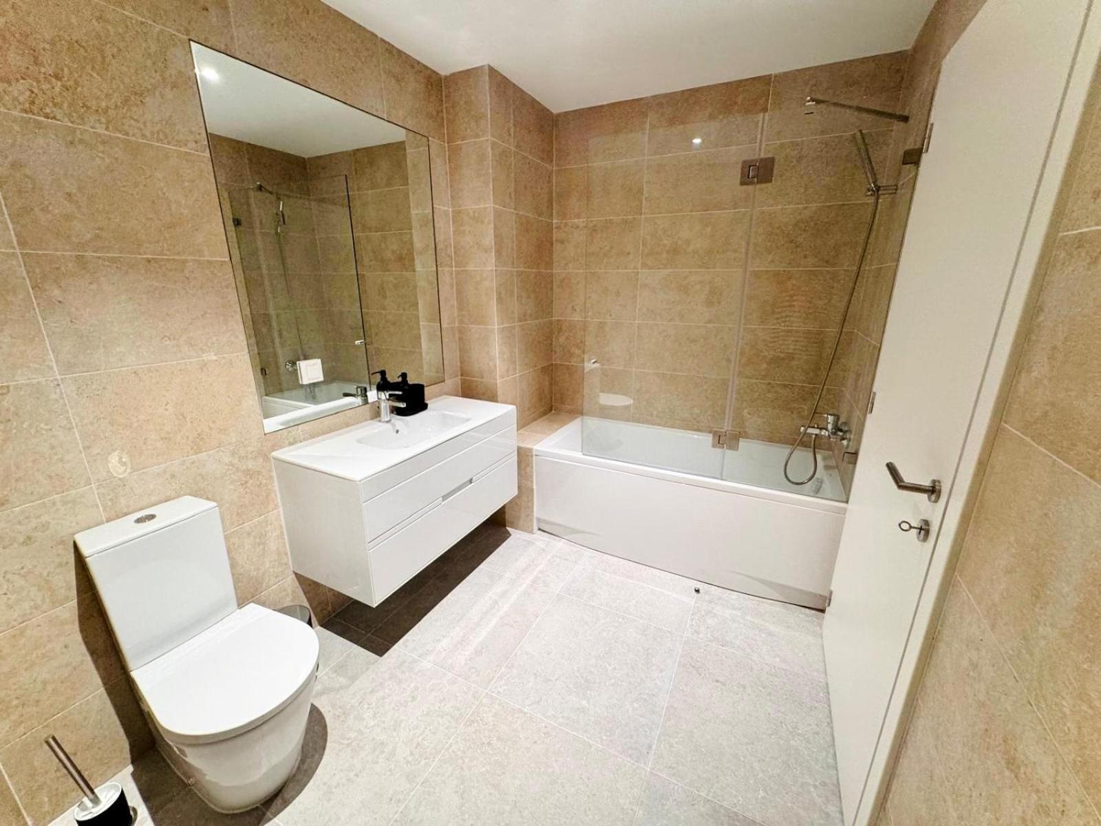 Lisbon Pink House II Beautiful 2 Bedroom Flat In City Center Exteriör bild